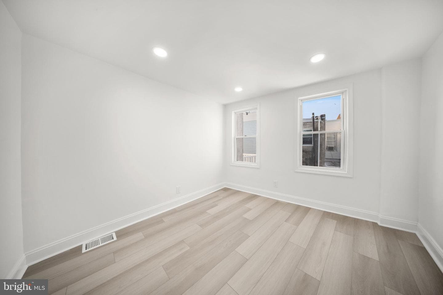 302 Cantrell Street photo 23