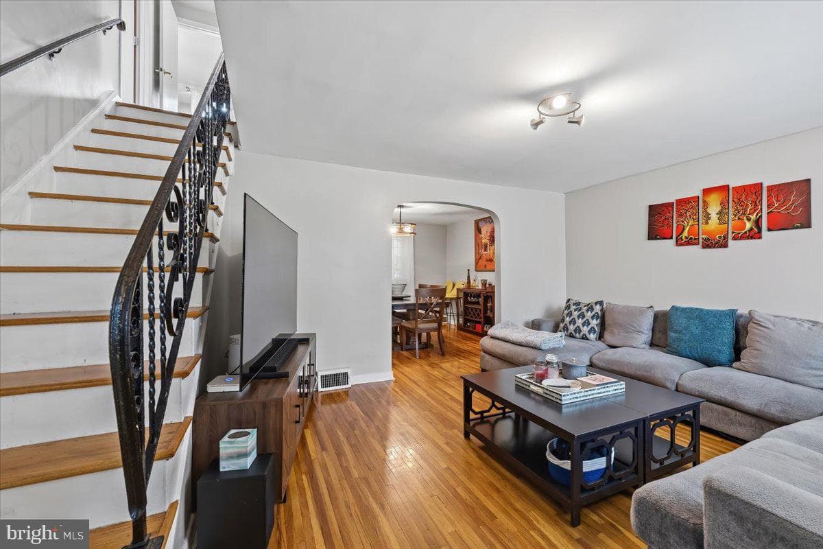 914 Longshore Avenue photo 11