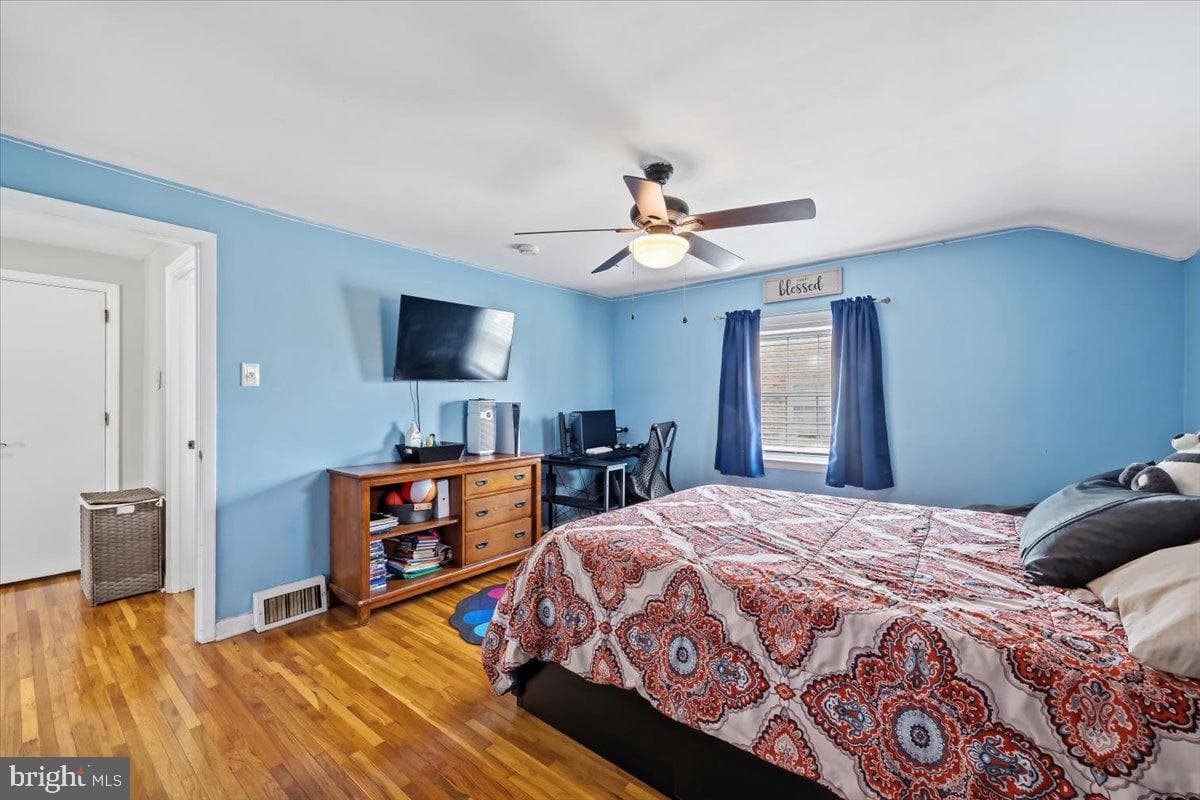 914 Longshore Avenue photo 22