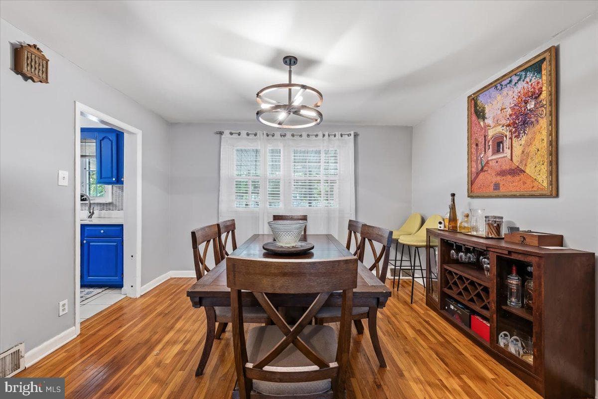 914 Longshore Avenue photo 3