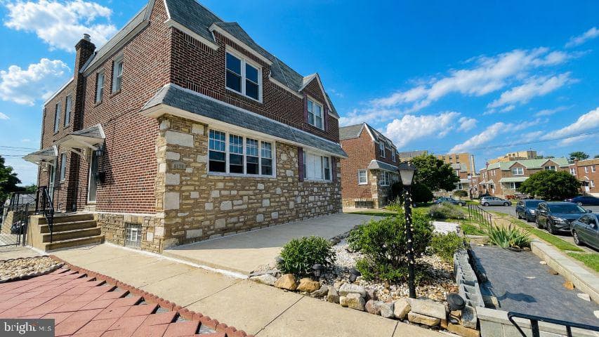 8136 Farnsworth Street, Philadelphia