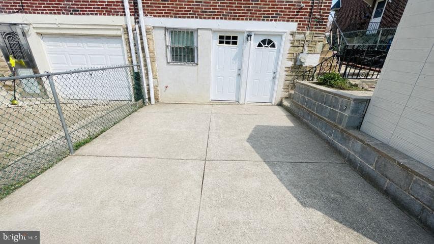 8136 Farnsworth Street photo 34