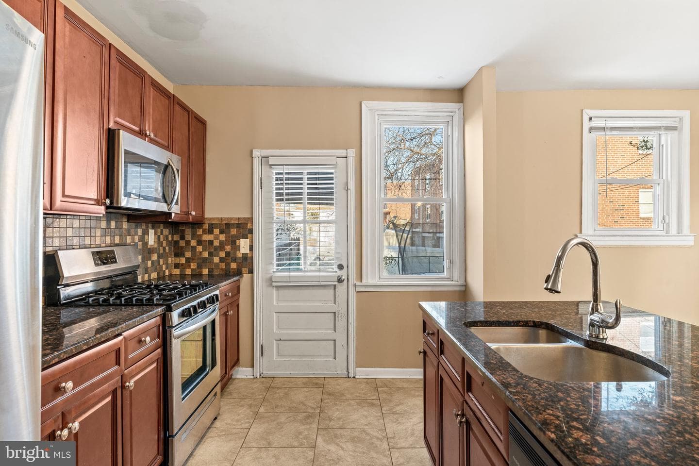 8218 Craig Street photo 11
