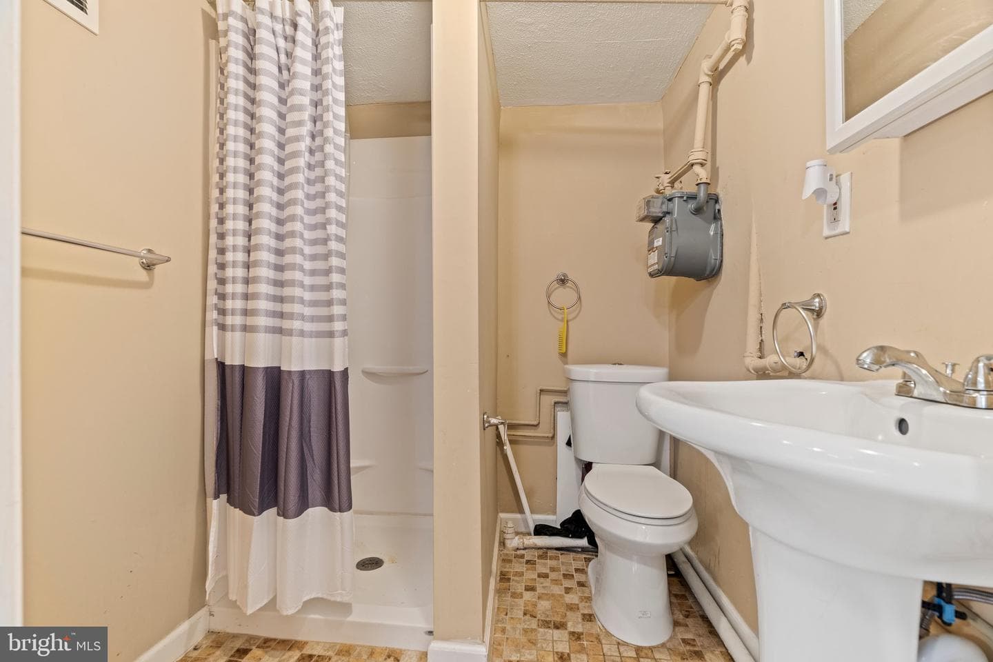 8218 Craig Street photo 25