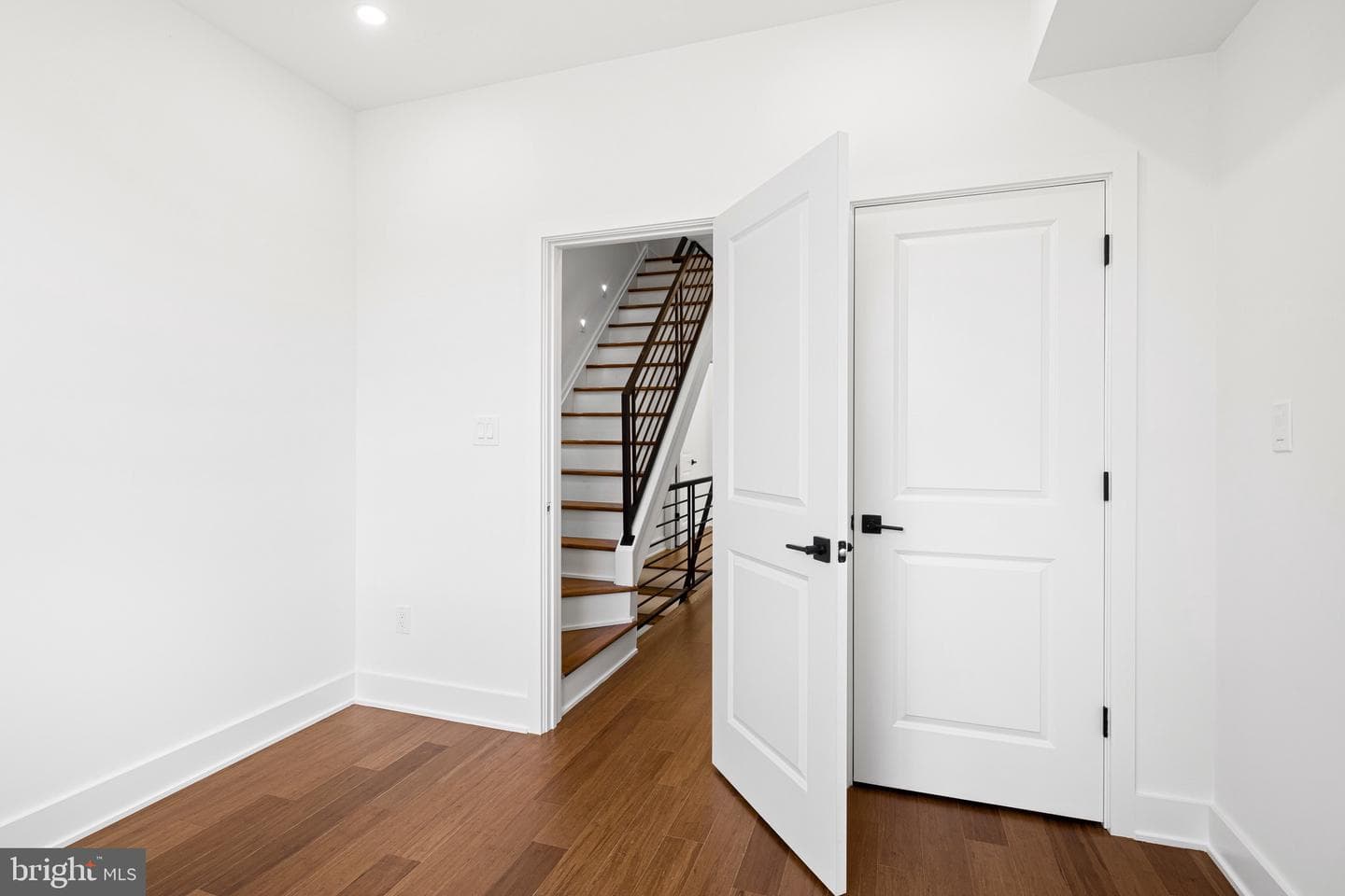 2322 N Mutter Street photo 37