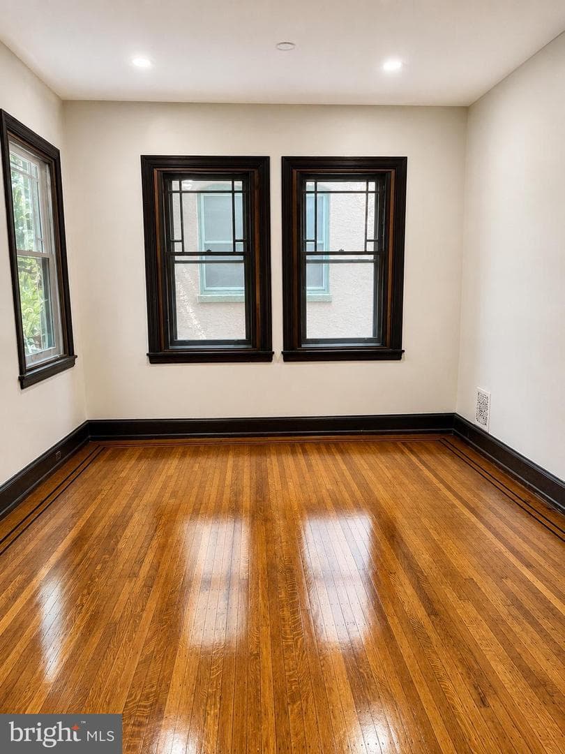 4510 Chester Avenue photo 8
