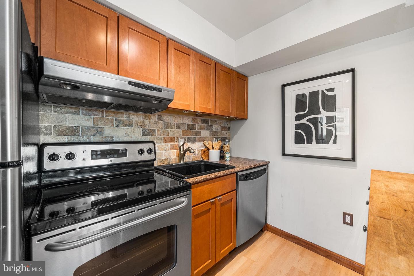 1420 Locust Street #35h photo 17