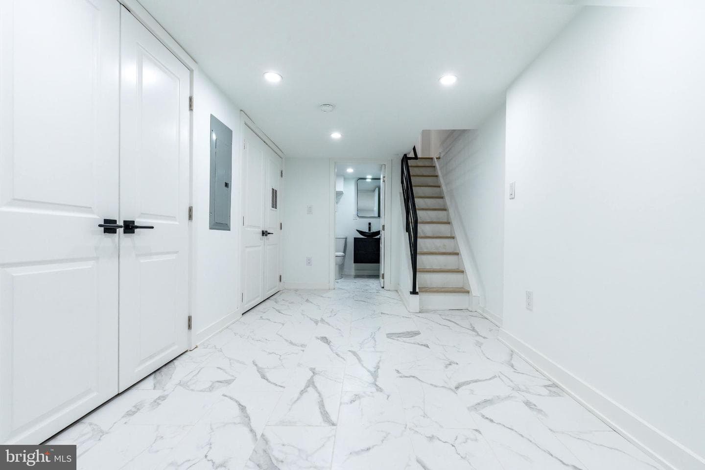2074 Birch Street photo 27