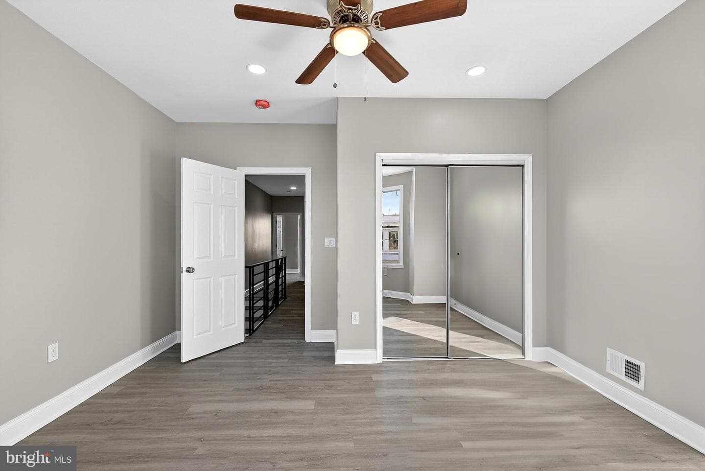 5443 Irving Street photo 22