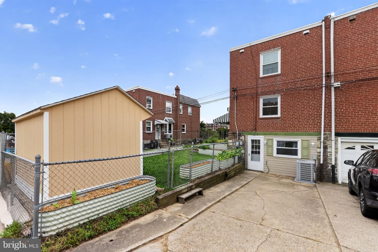 857 Glenn Street photo 27