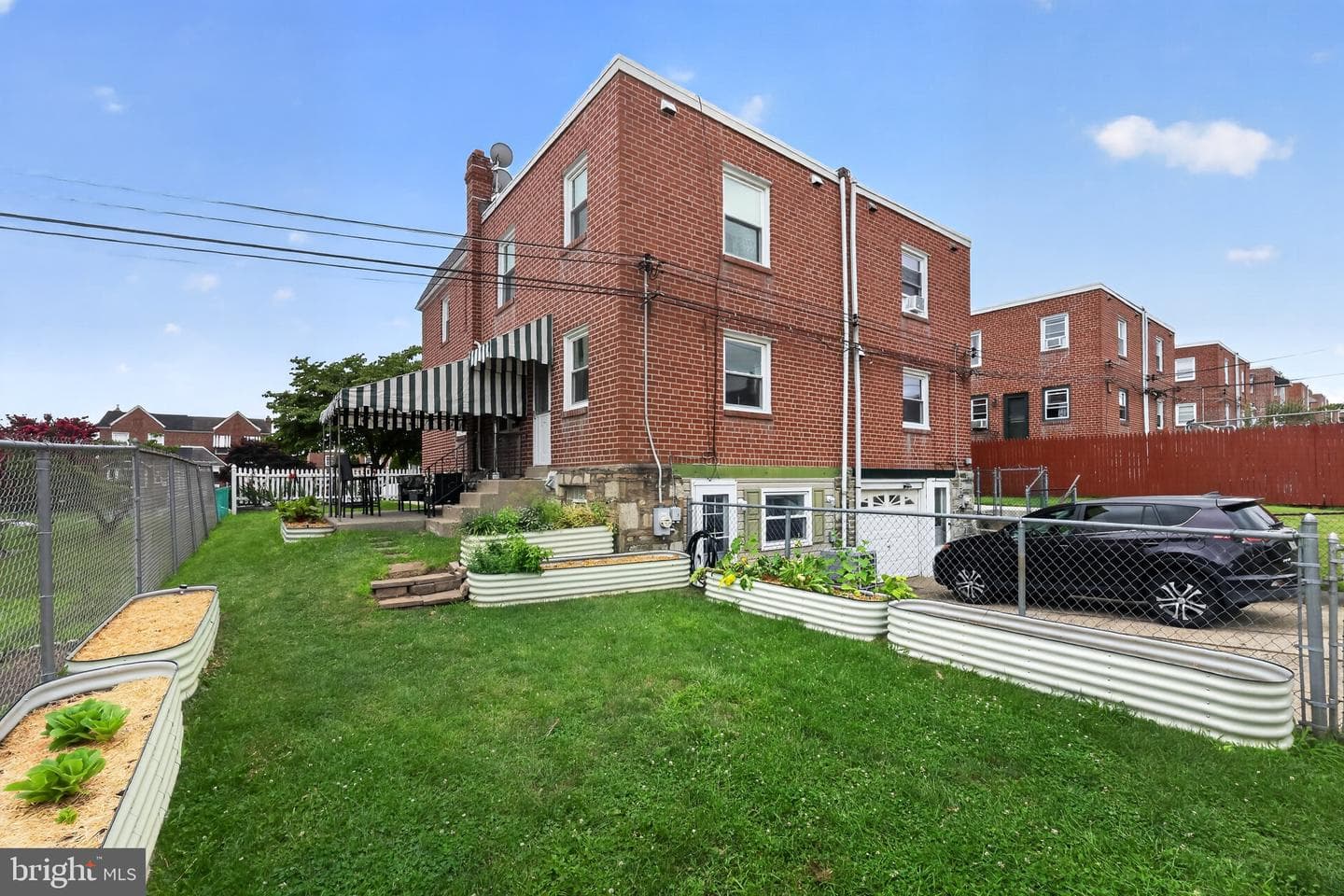 857 Glenn Street photo 28