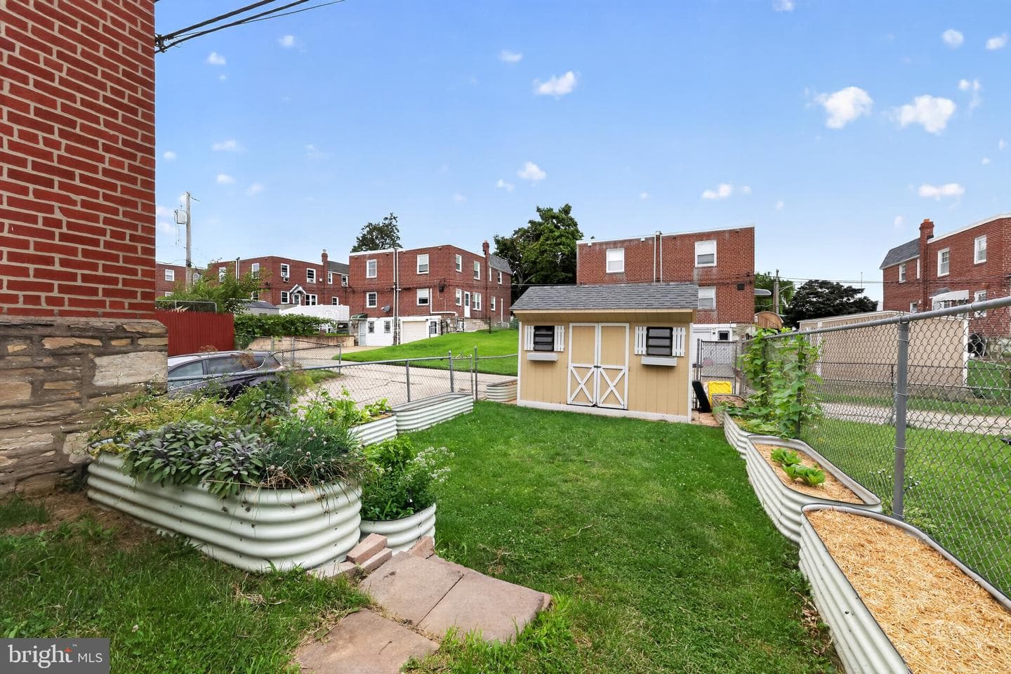 857 Glenn Street photo 29