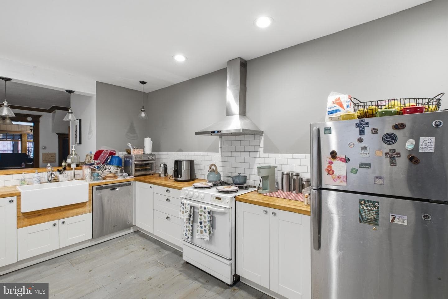 6023 Webster photo 12