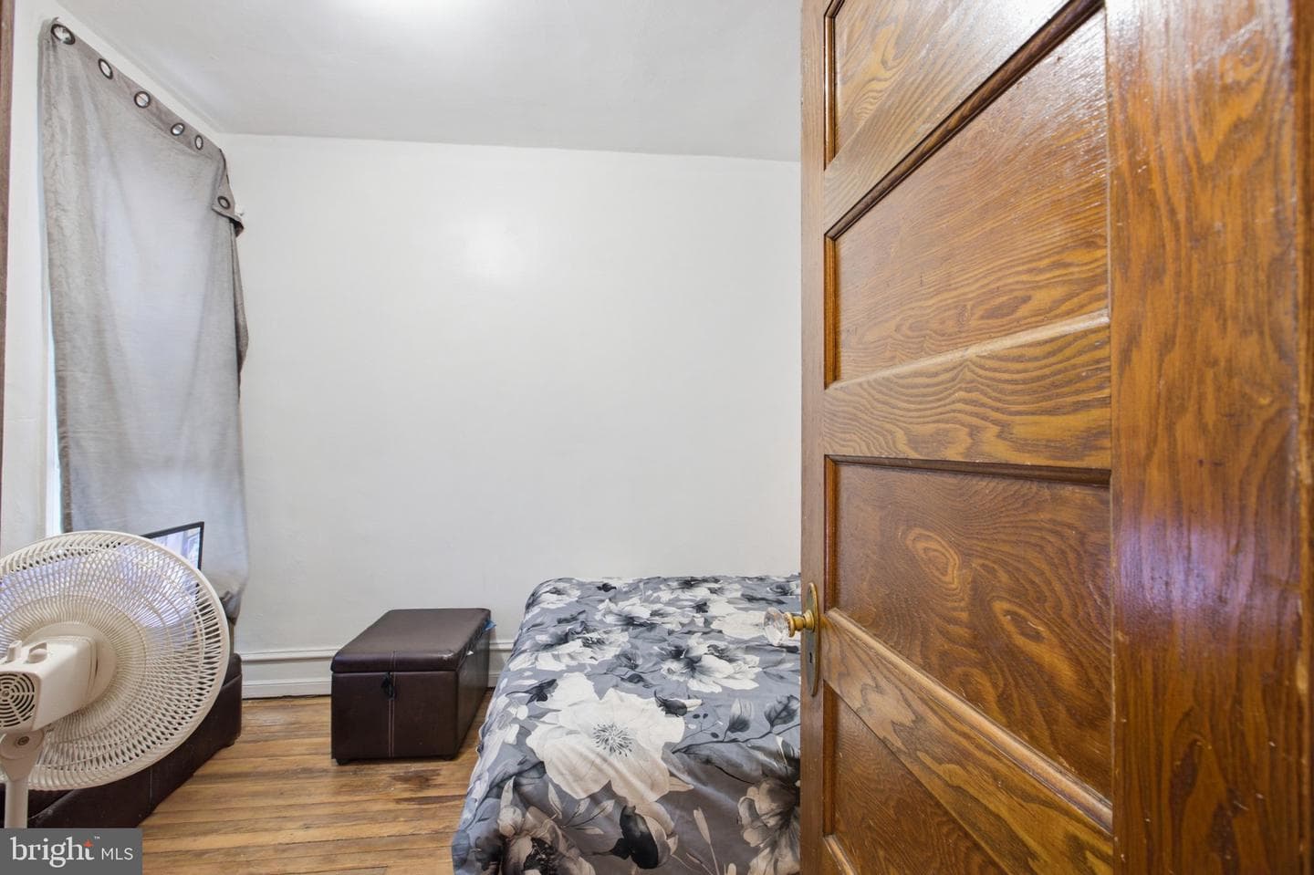 6023 Webster photo 18
