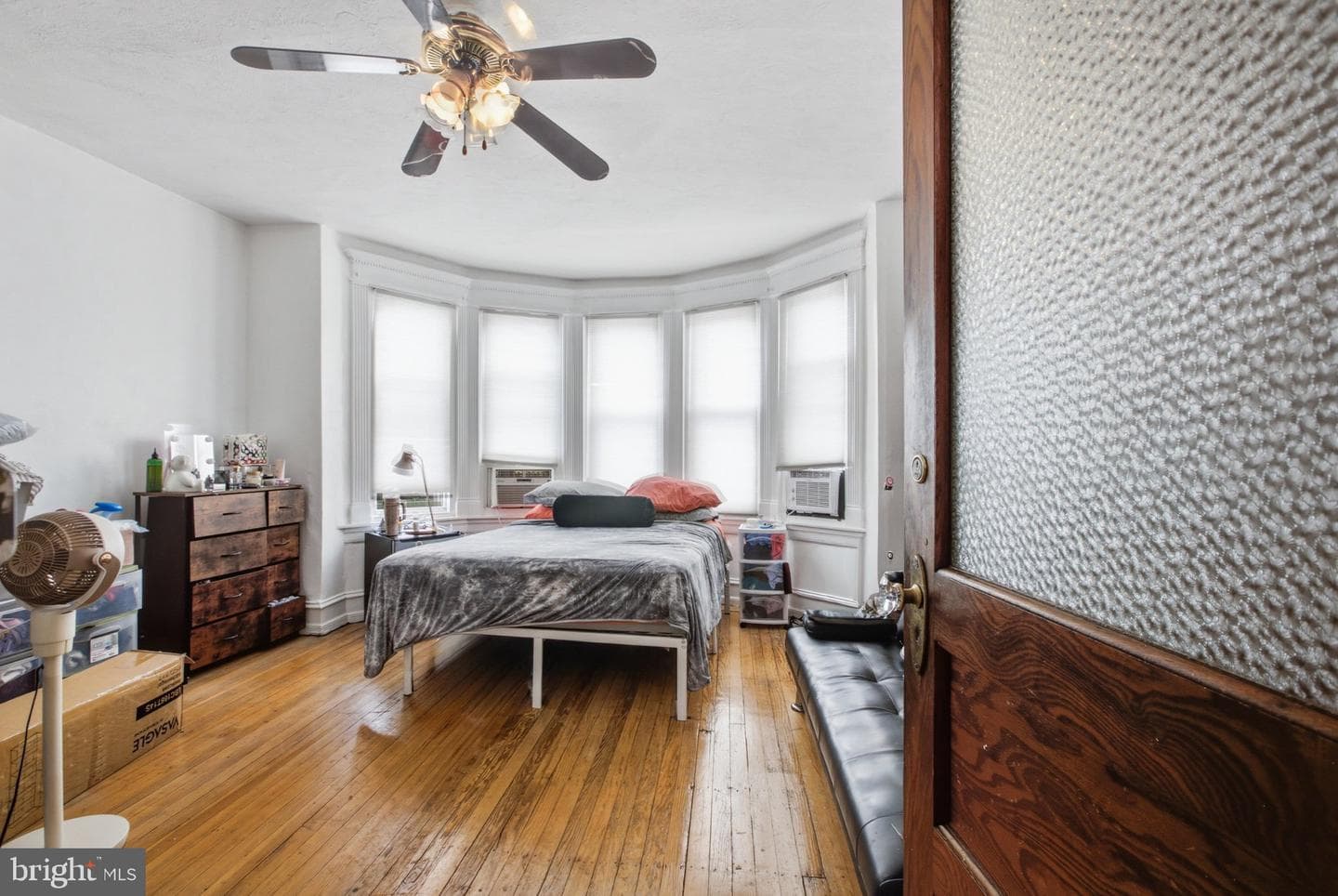 6023 Webster photo 23