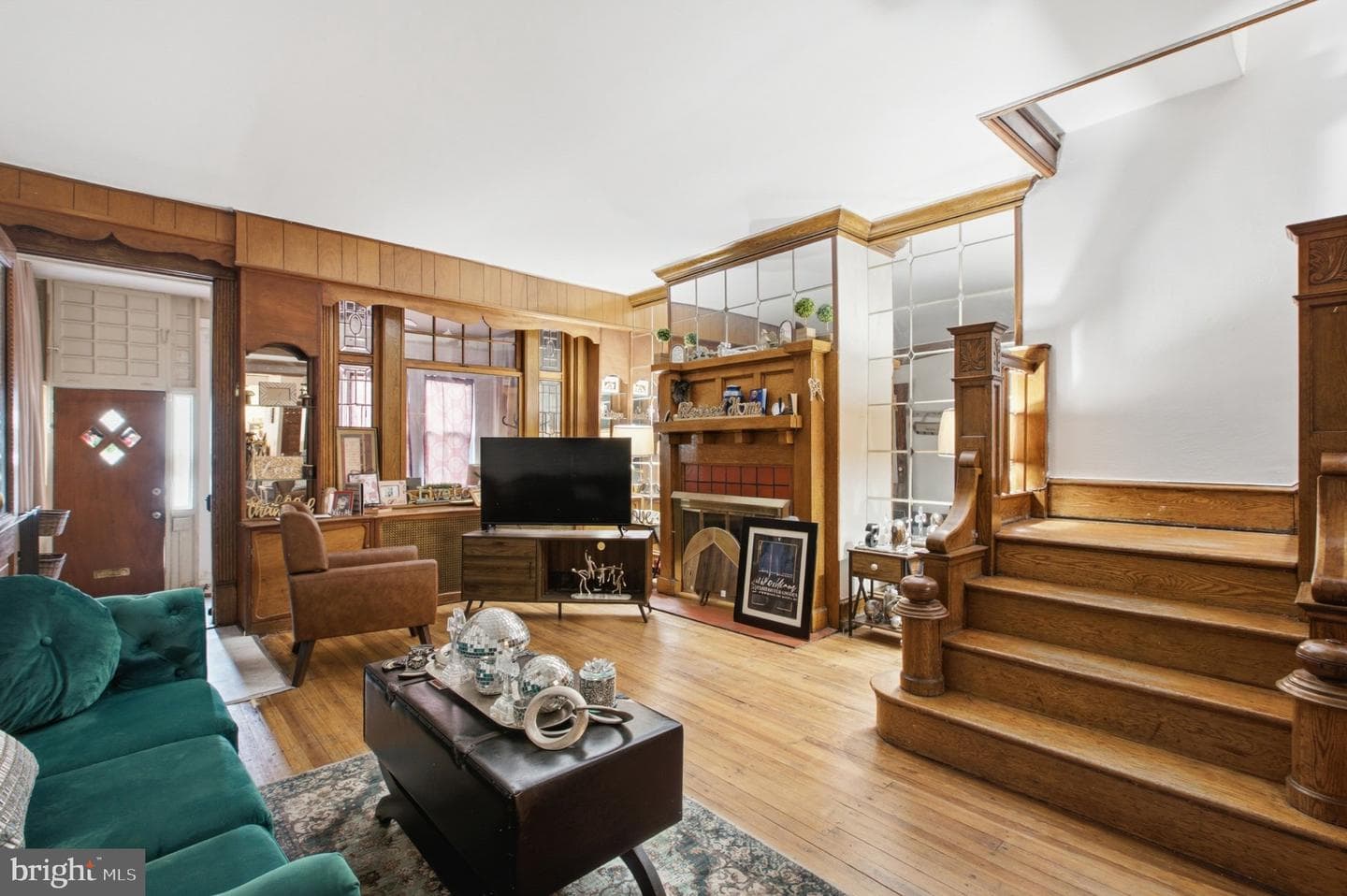 6023 Webster photo 6