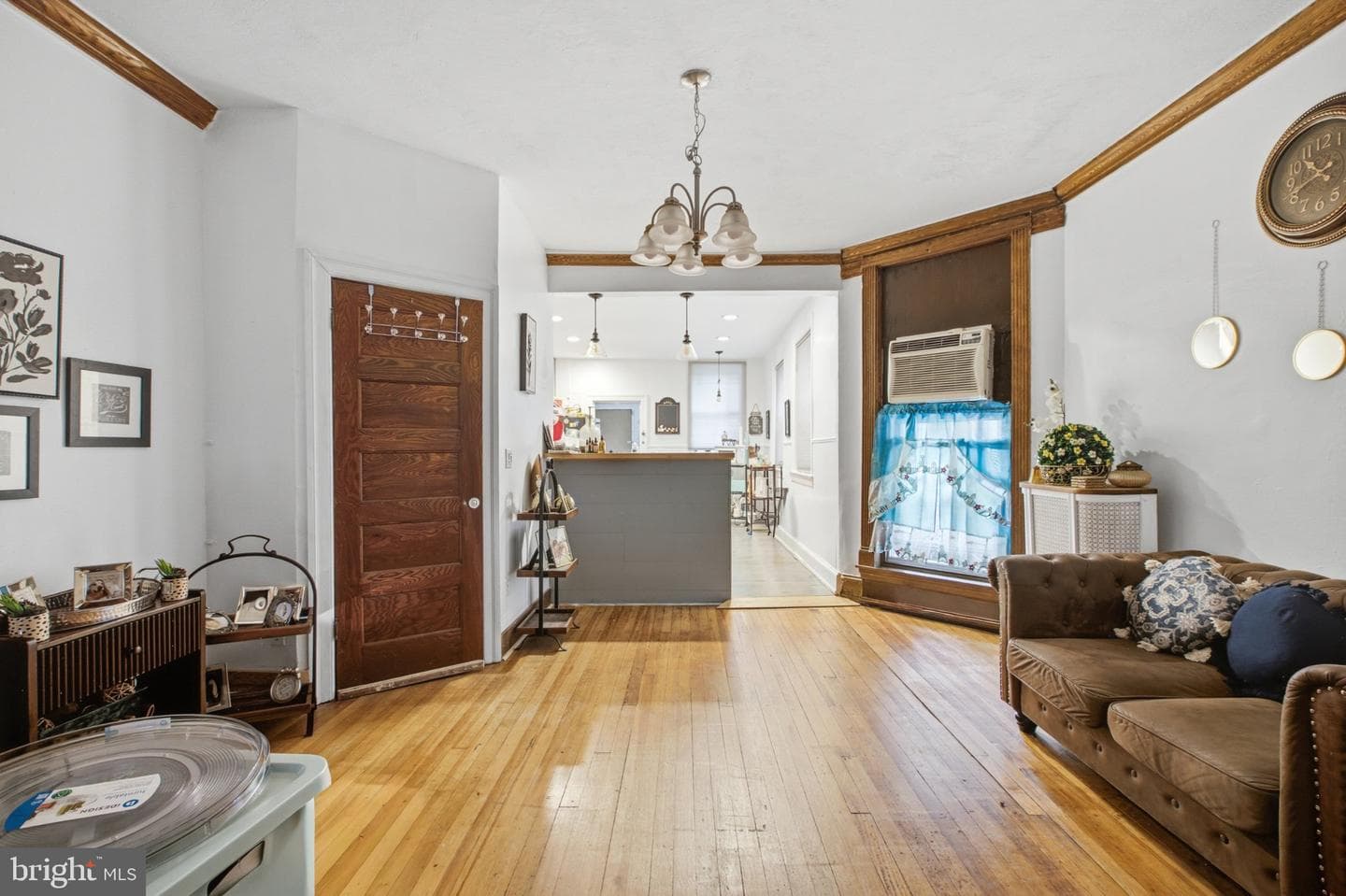 6023 Webster photo 9