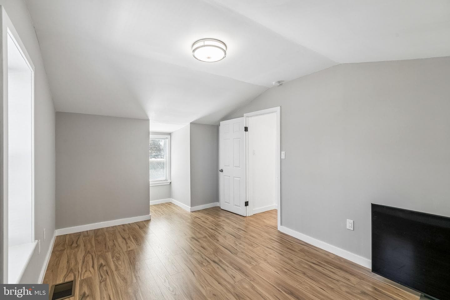 7010 Hegerman Street photo 36