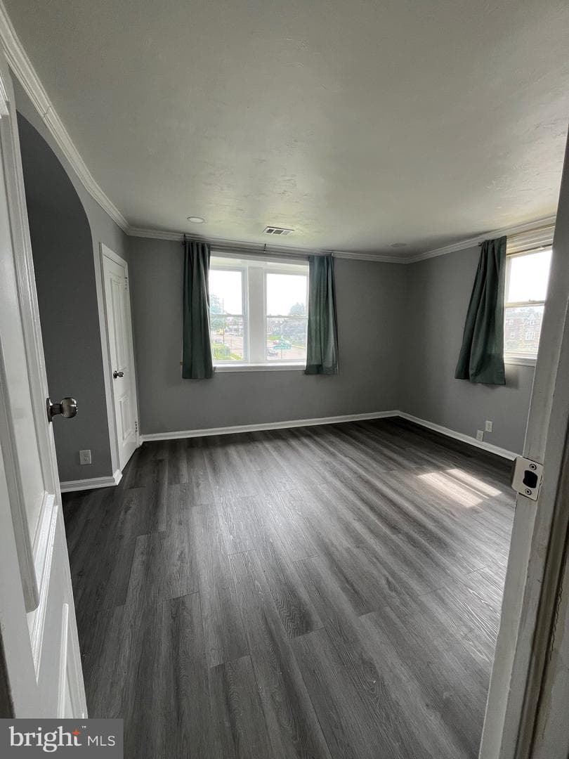 850 Longshore Avenue photo 11