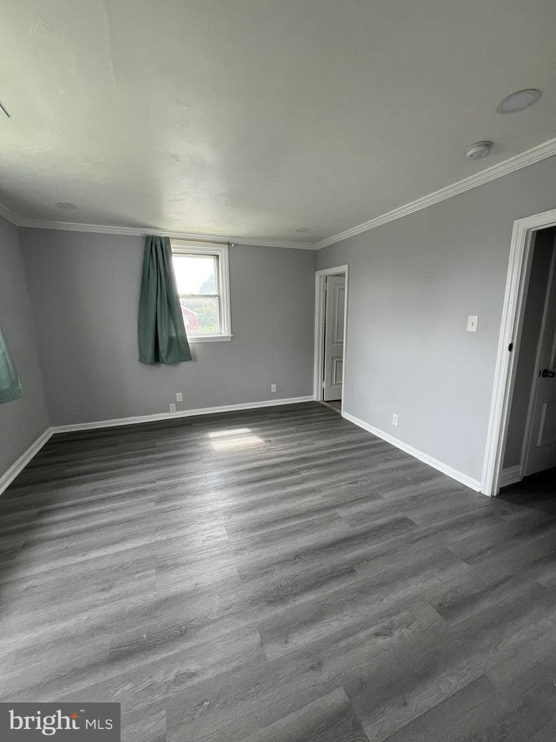 850 Longshore Avenue photo 12