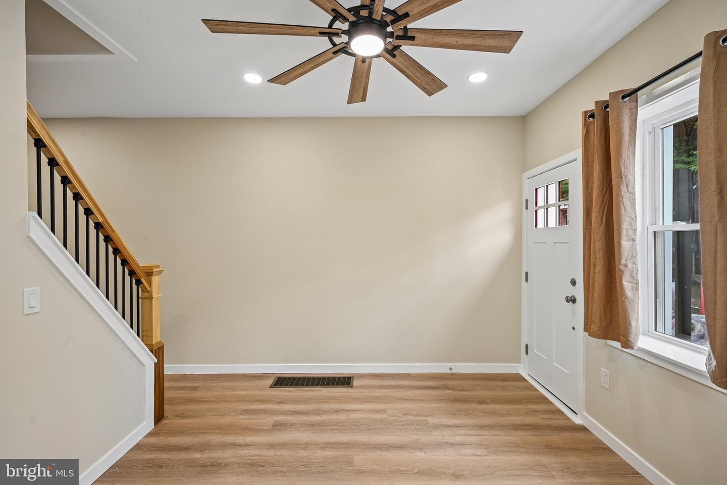 848 N Uber Street photo 3