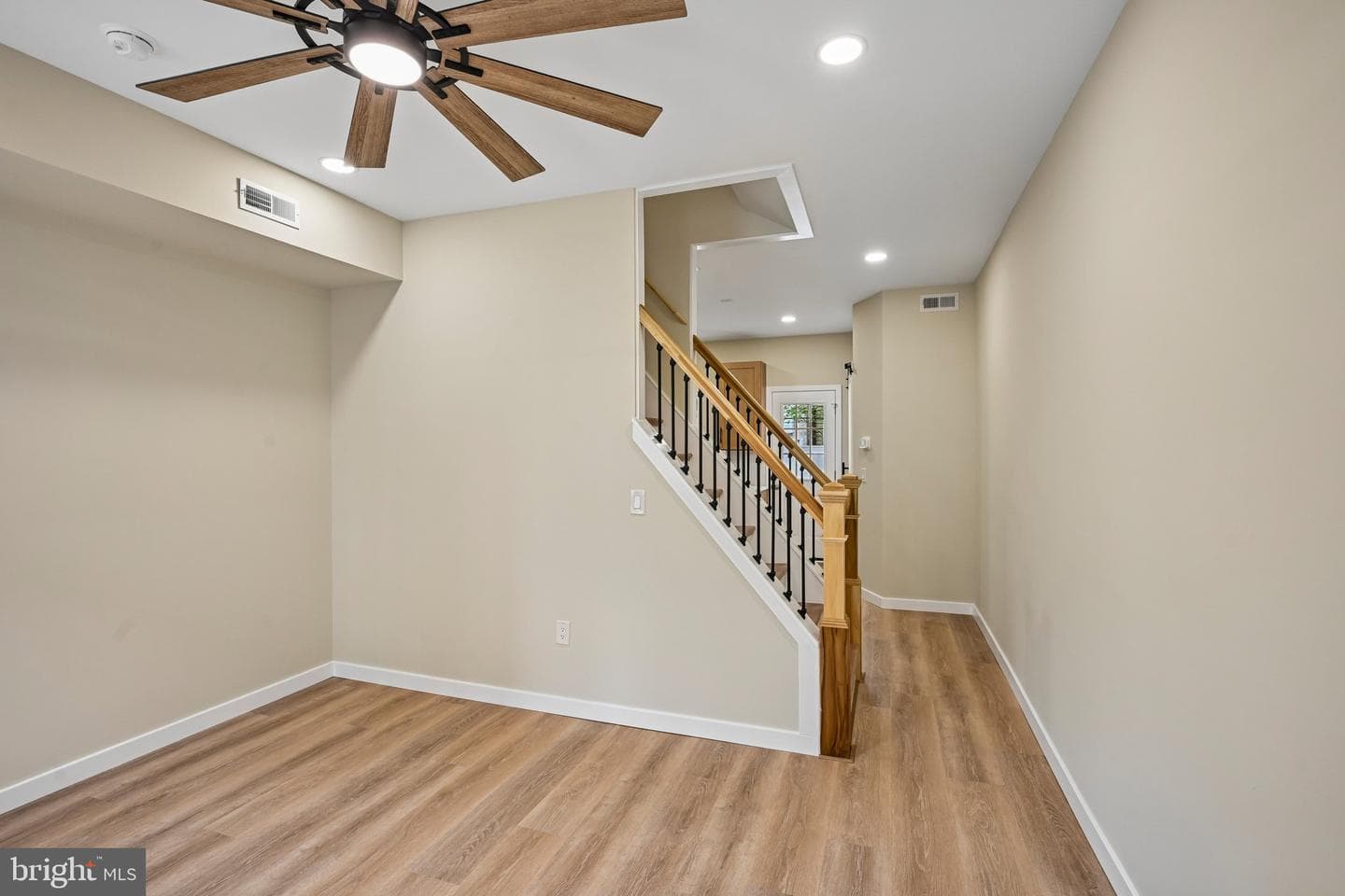 848 N Uber Street photo 4