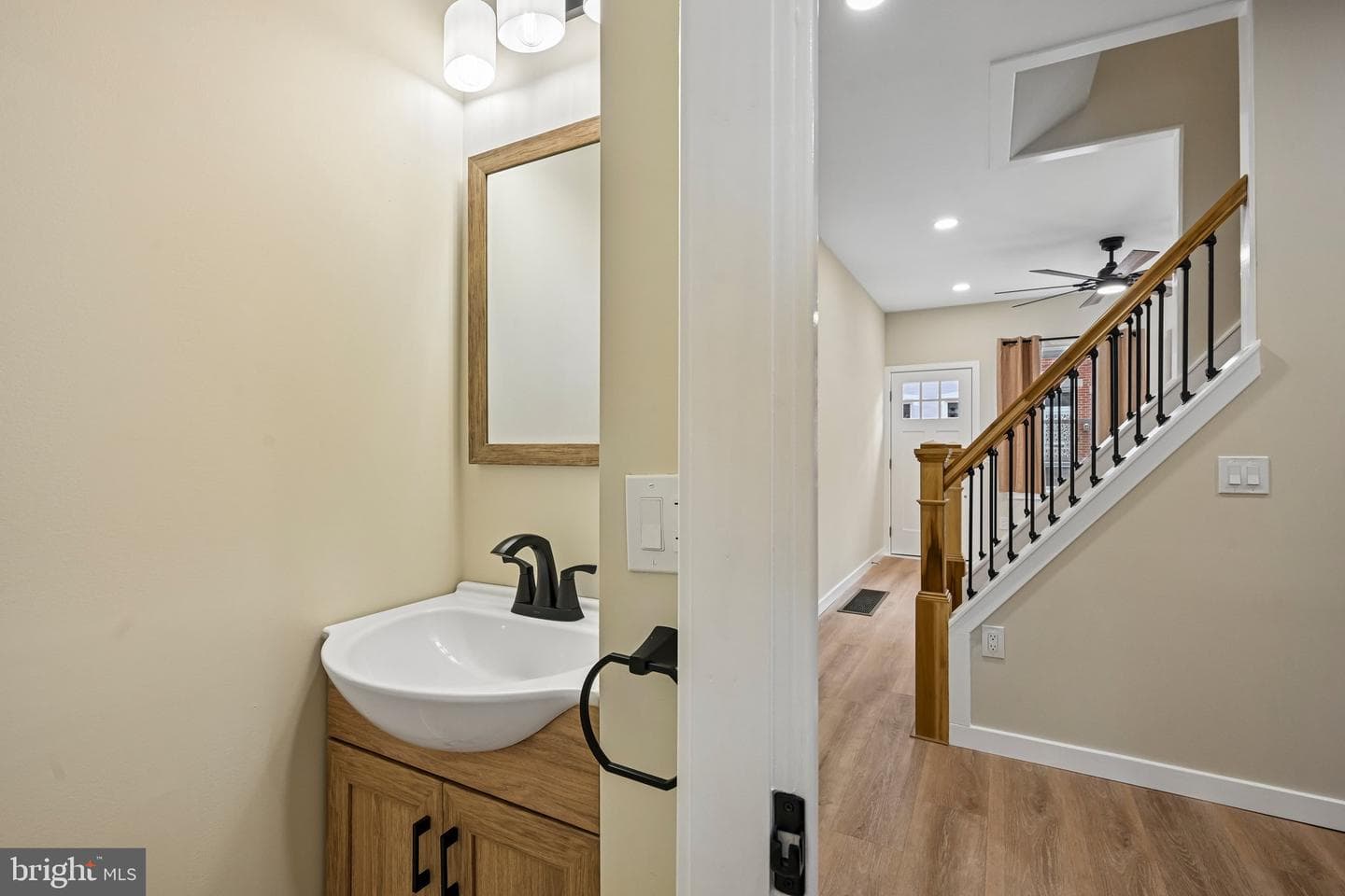 848 N Uber Street photo 9