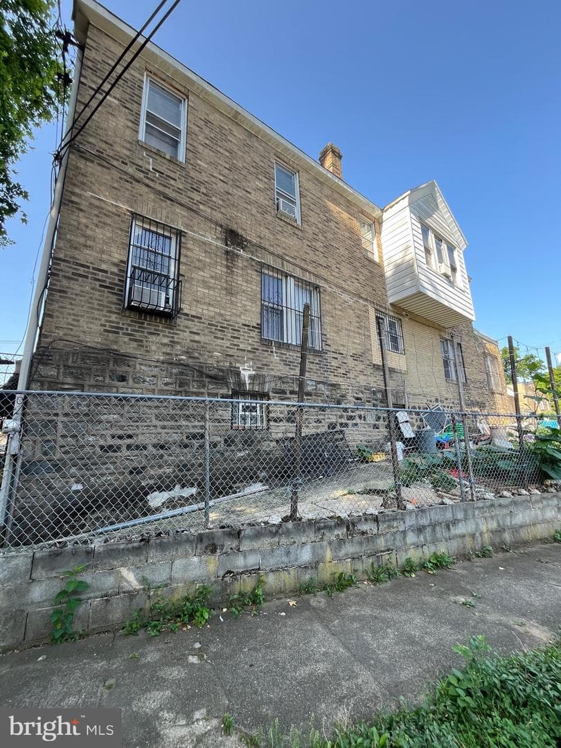 5135 F Street photo 11