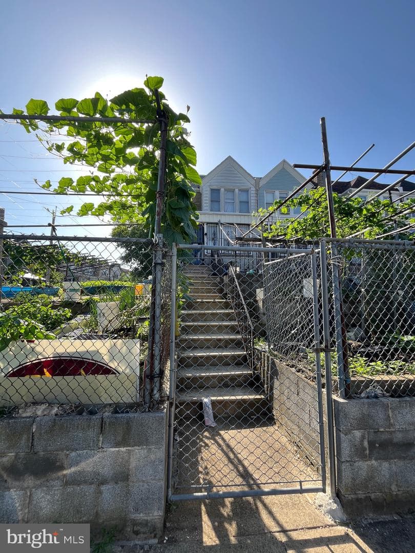 5135 F Street photo 14
