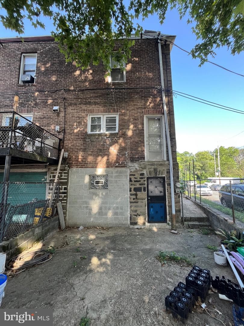 5135 F Street photo 17