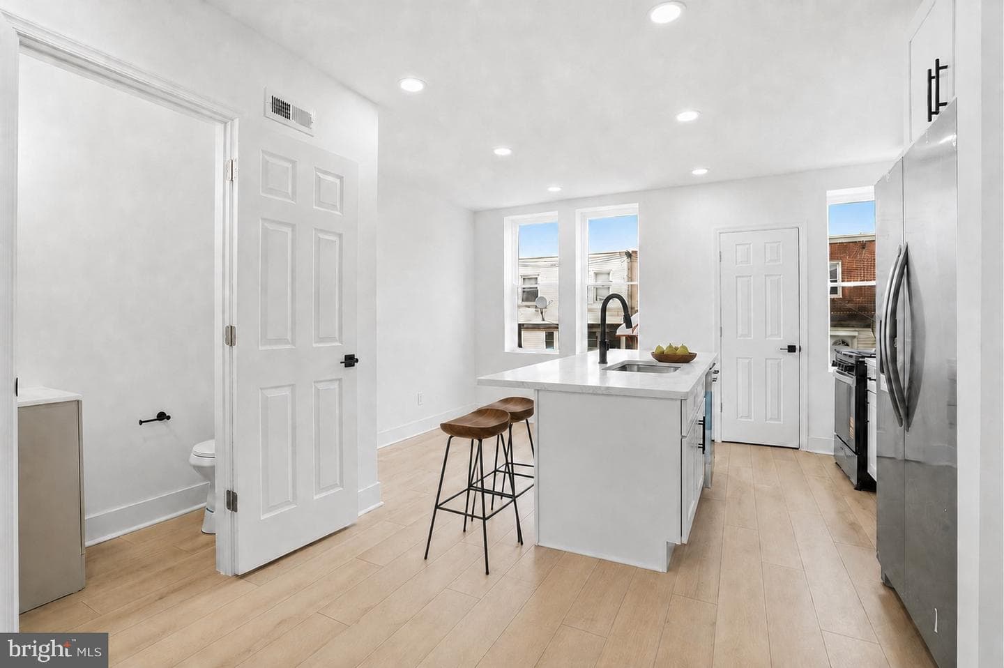 6621 N Uber Street photo 16