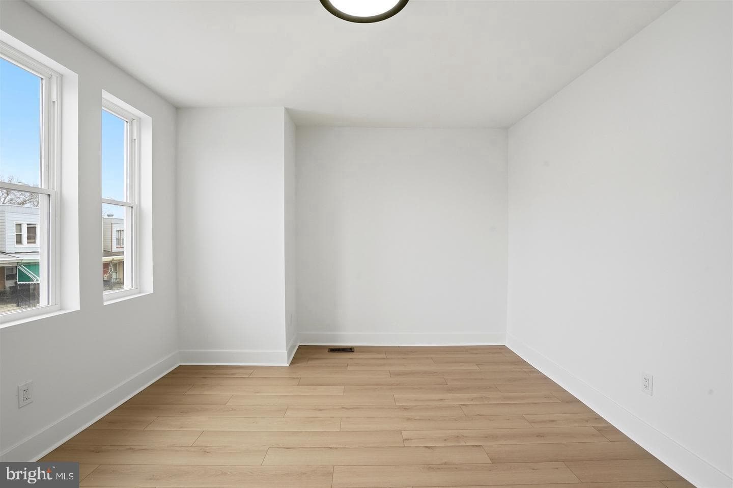 6621 N Uber Street photo 21