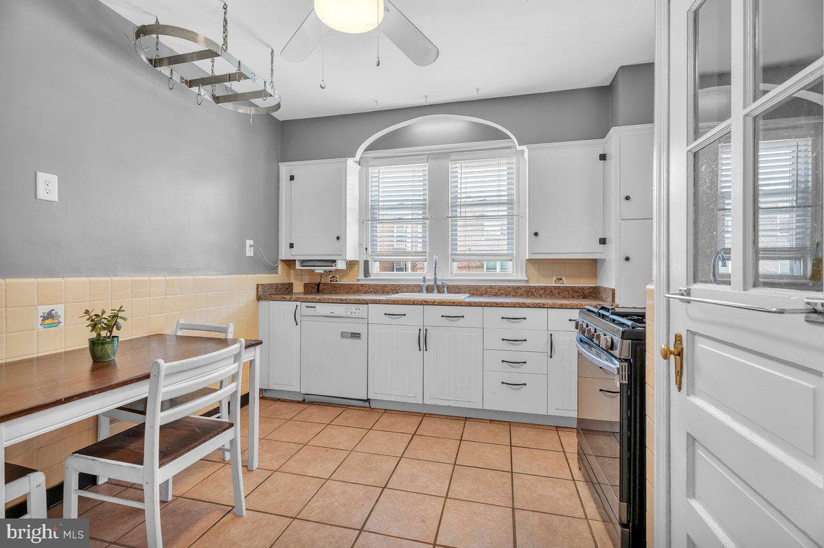 3240 Longshore Avenue photo 14