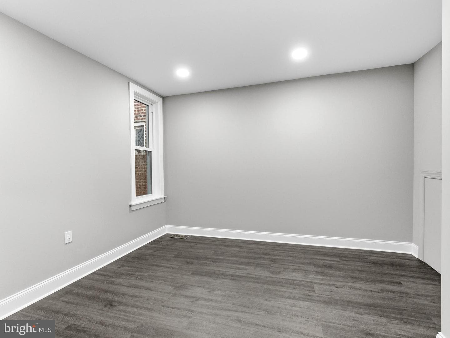 260 W Godfrey Avenue photo 12