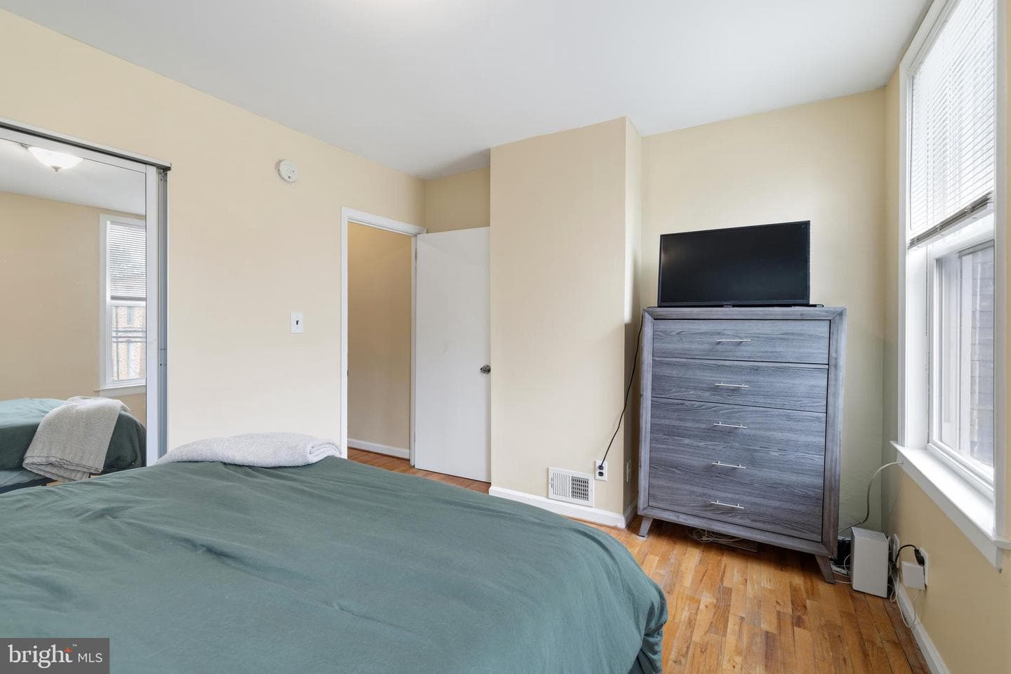 435 Shurs Lane photo 16