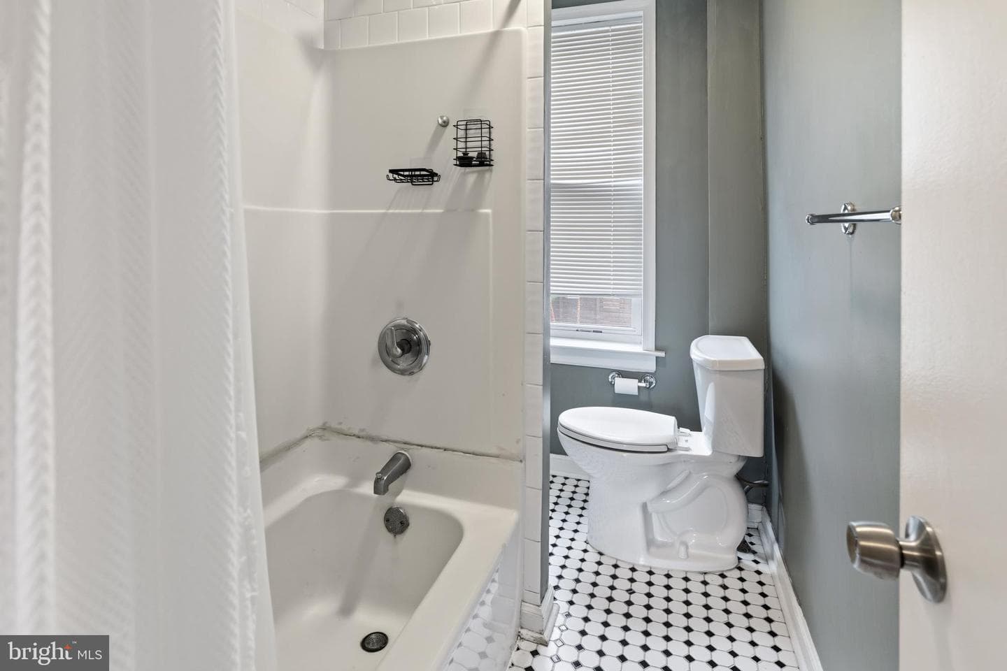 435 Shurs Lane photo 17