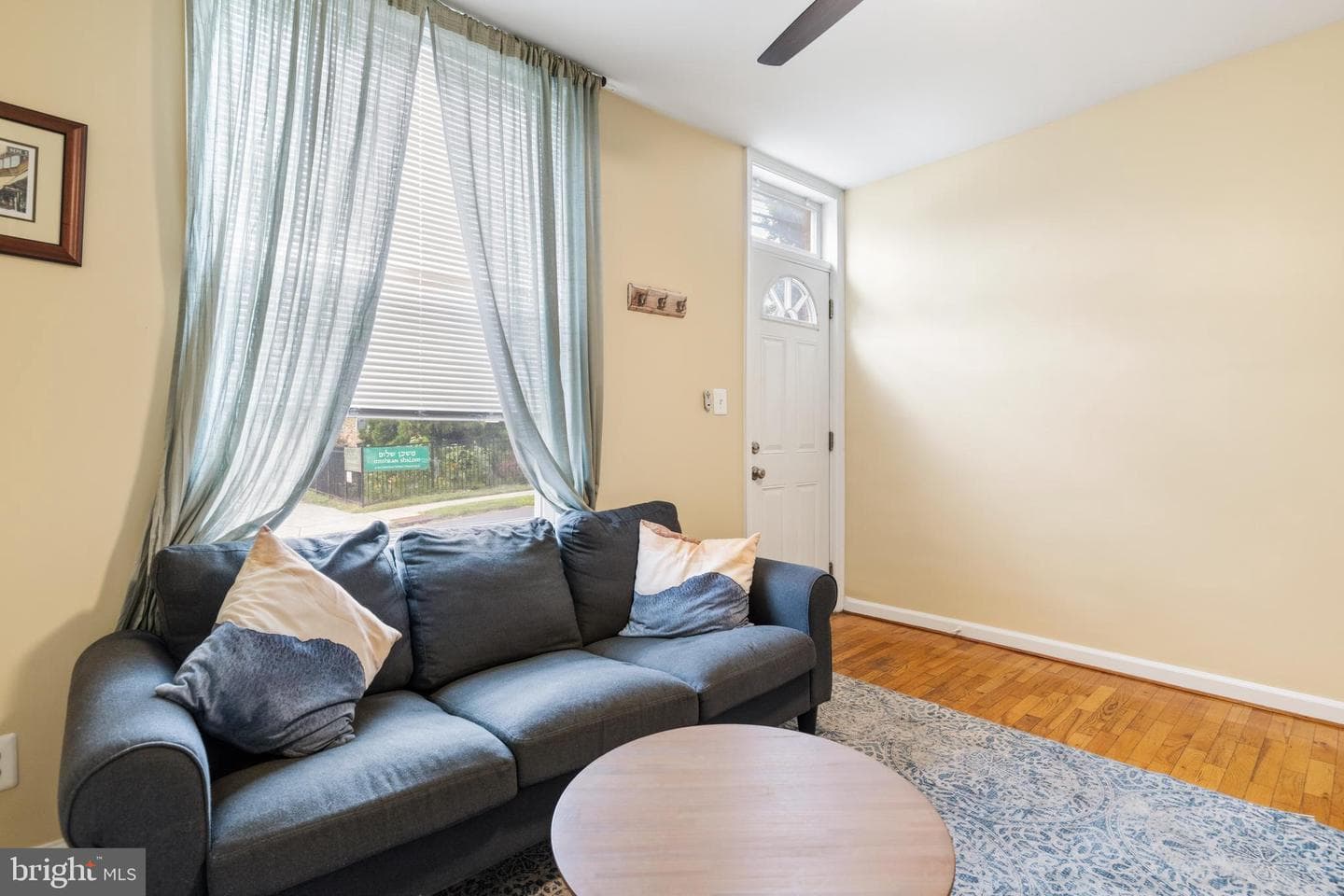 435 Shurs Lane photo 4