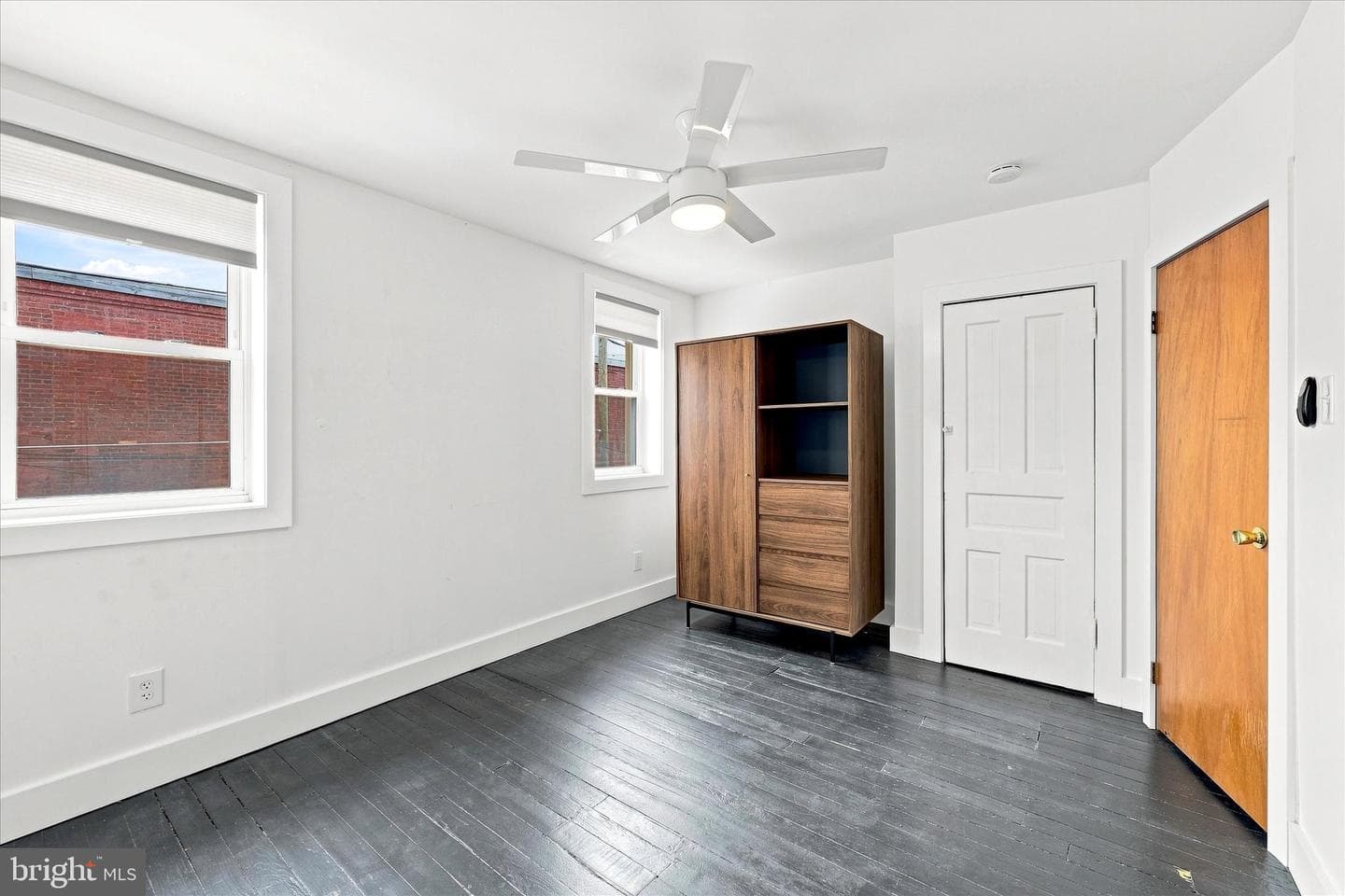 3150 Mercer Street photo 8