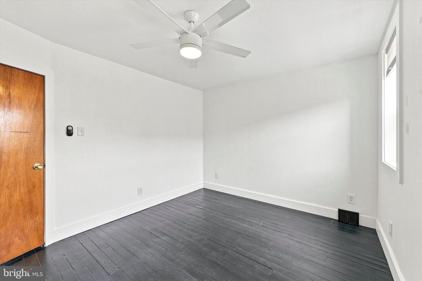 3150 Mercer Street photo 9