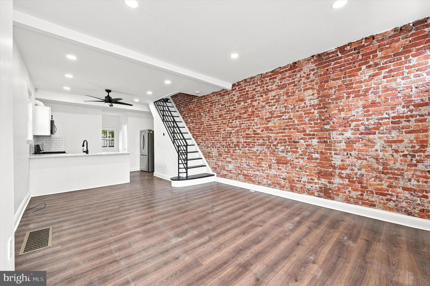 1771 N Dover Street photo 3