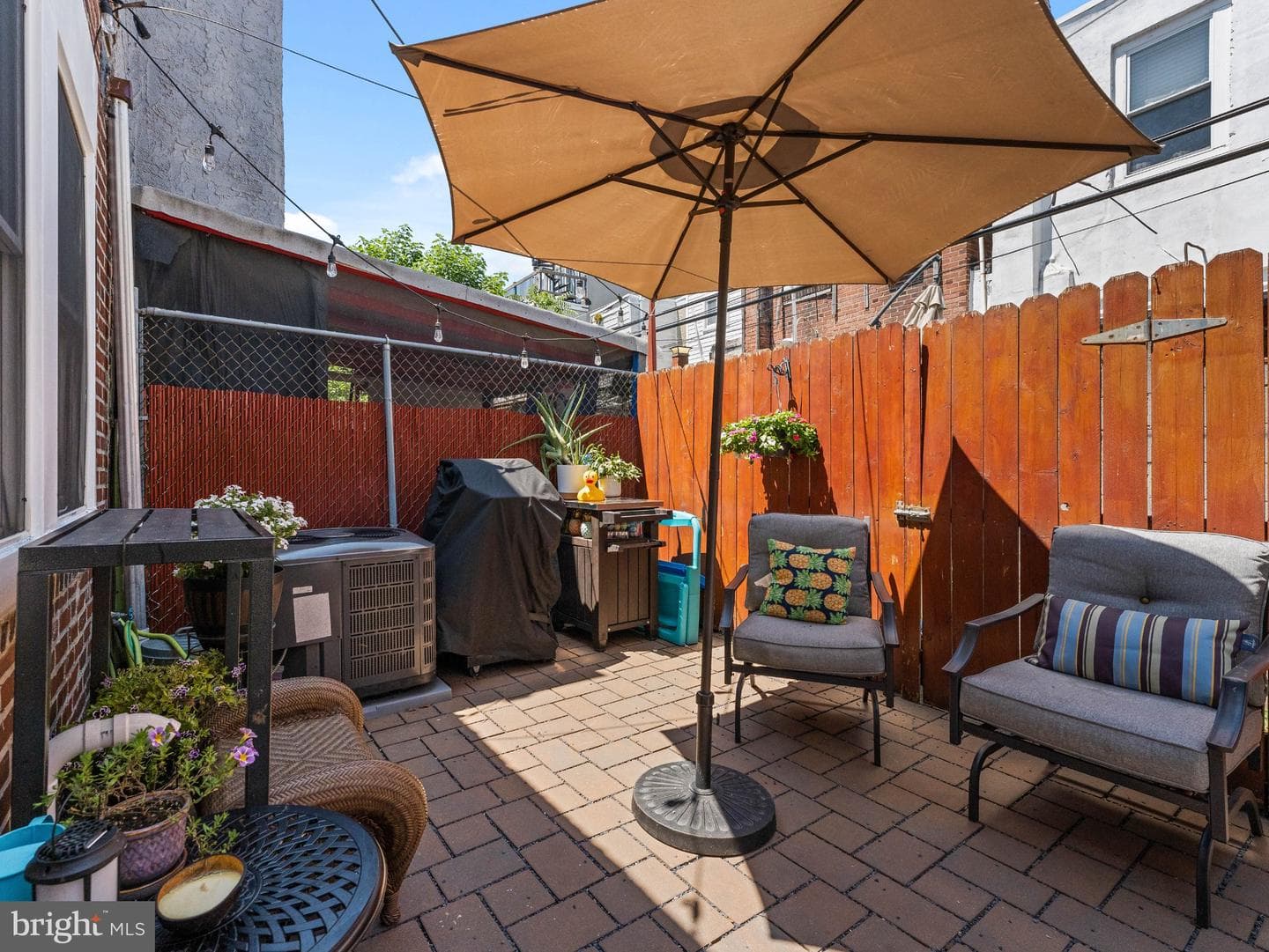 1623 Latona Street photo 24