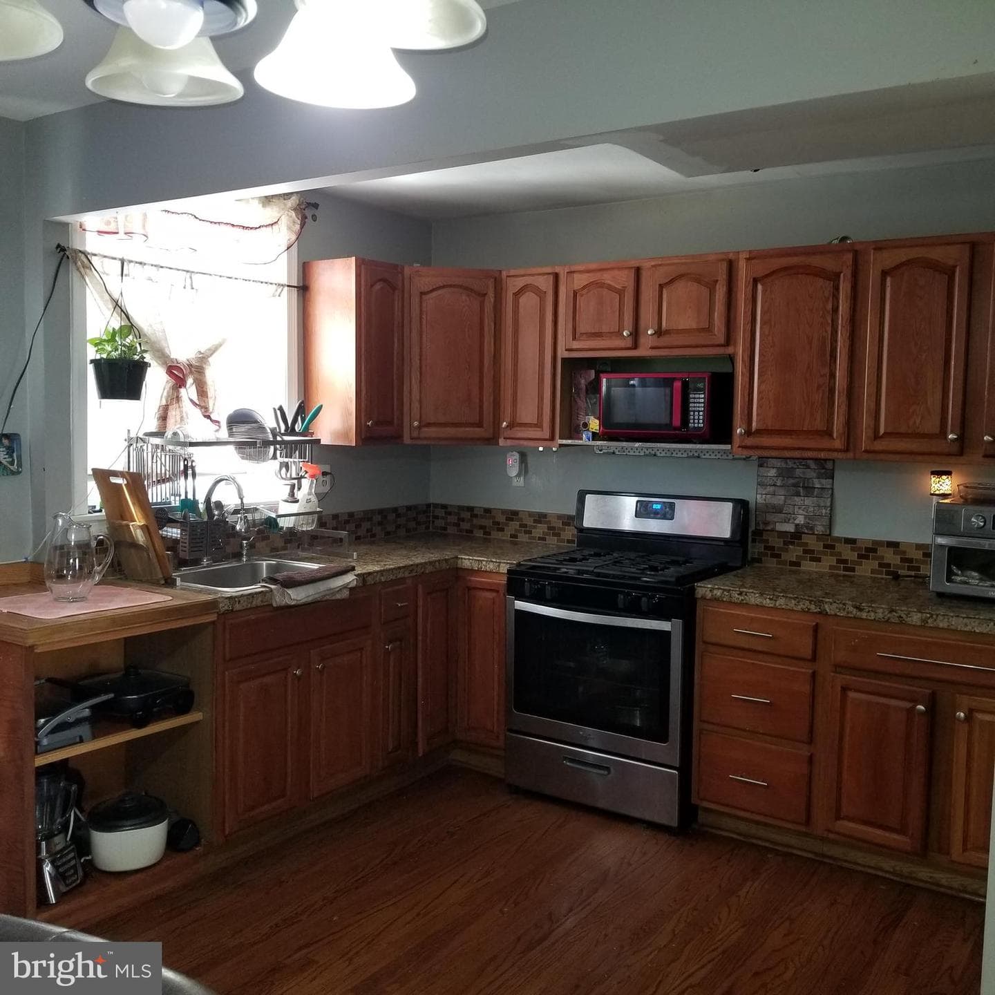 4726 Meridian Street photo 5