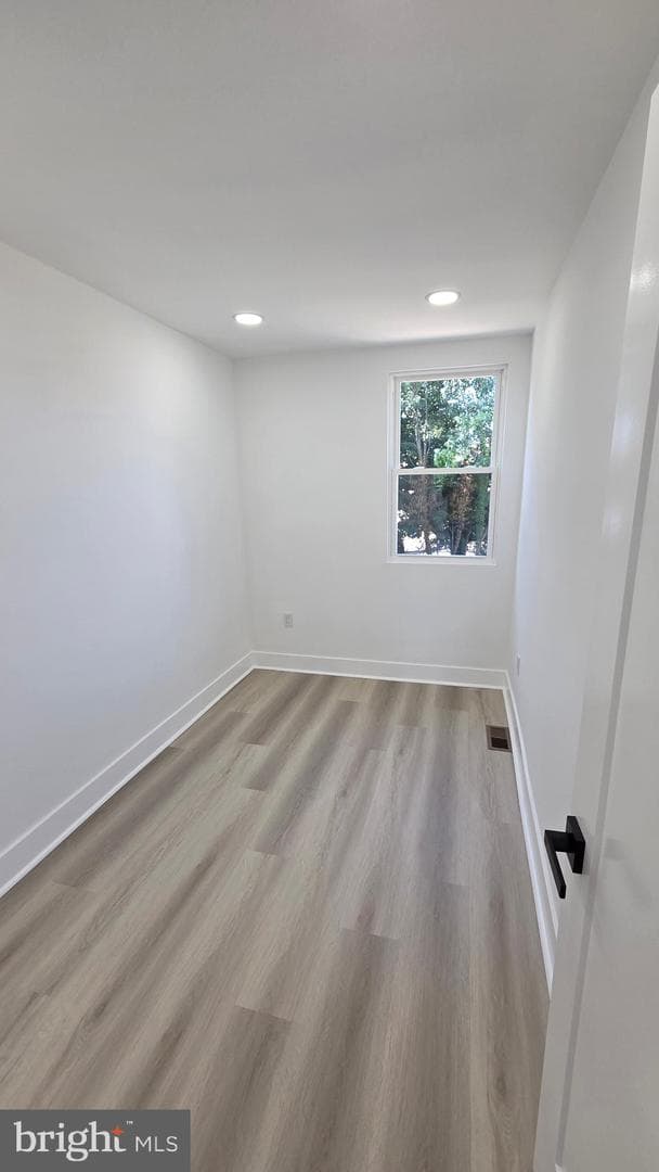 116 E Cheltenham Avenue photo 27