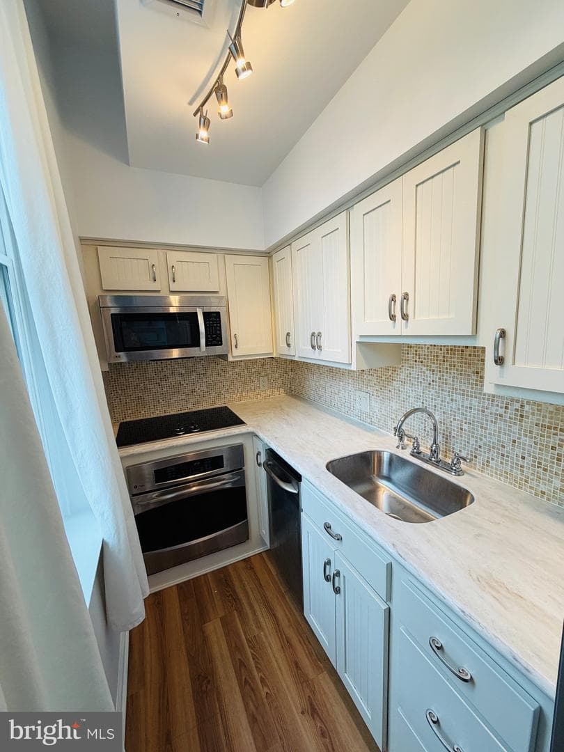 234 N 3rd Street #203 photo 19