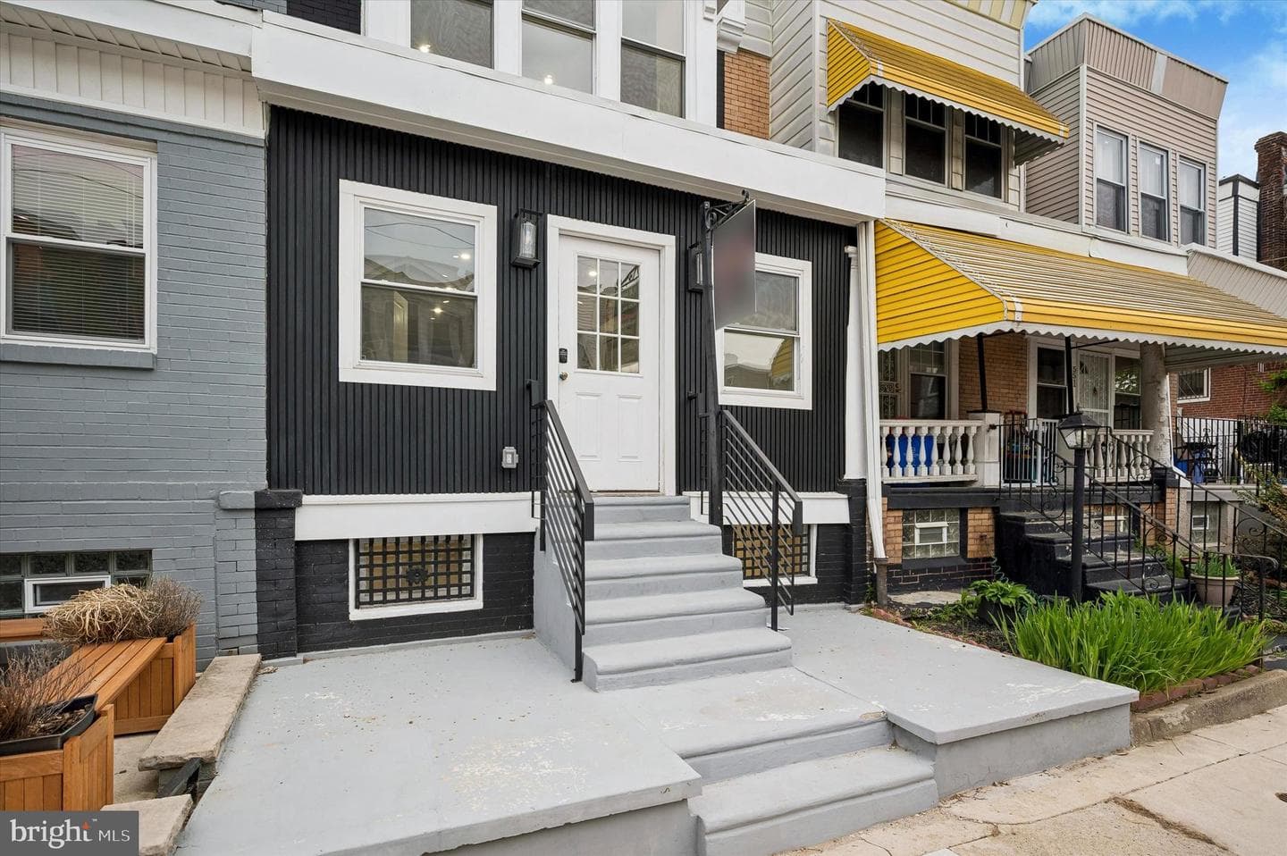 547 S Yewdall Street photo 25