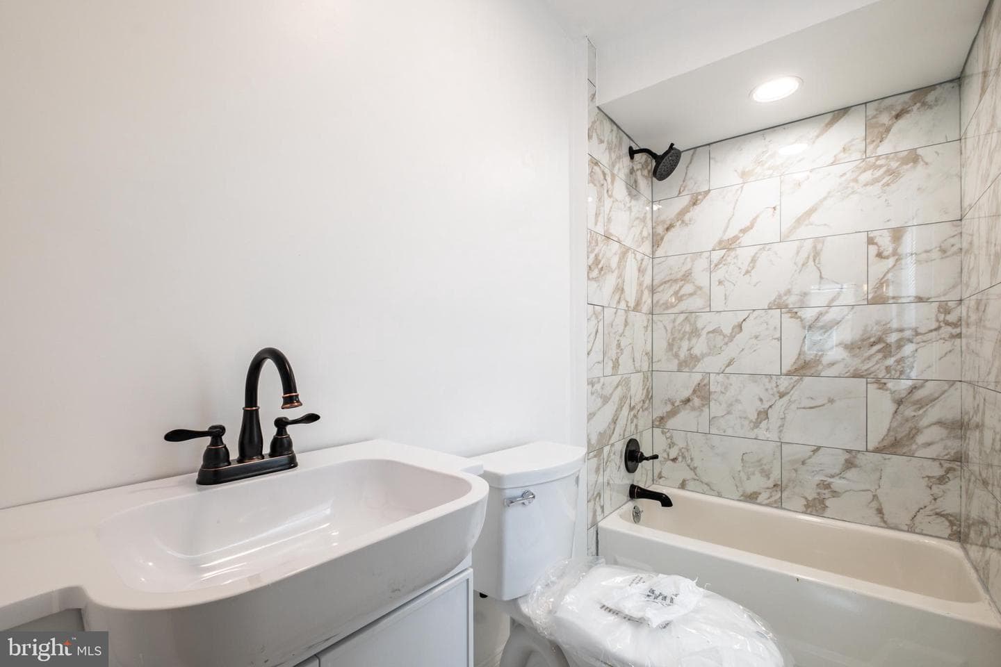 2715 E Thompson Street photo 14