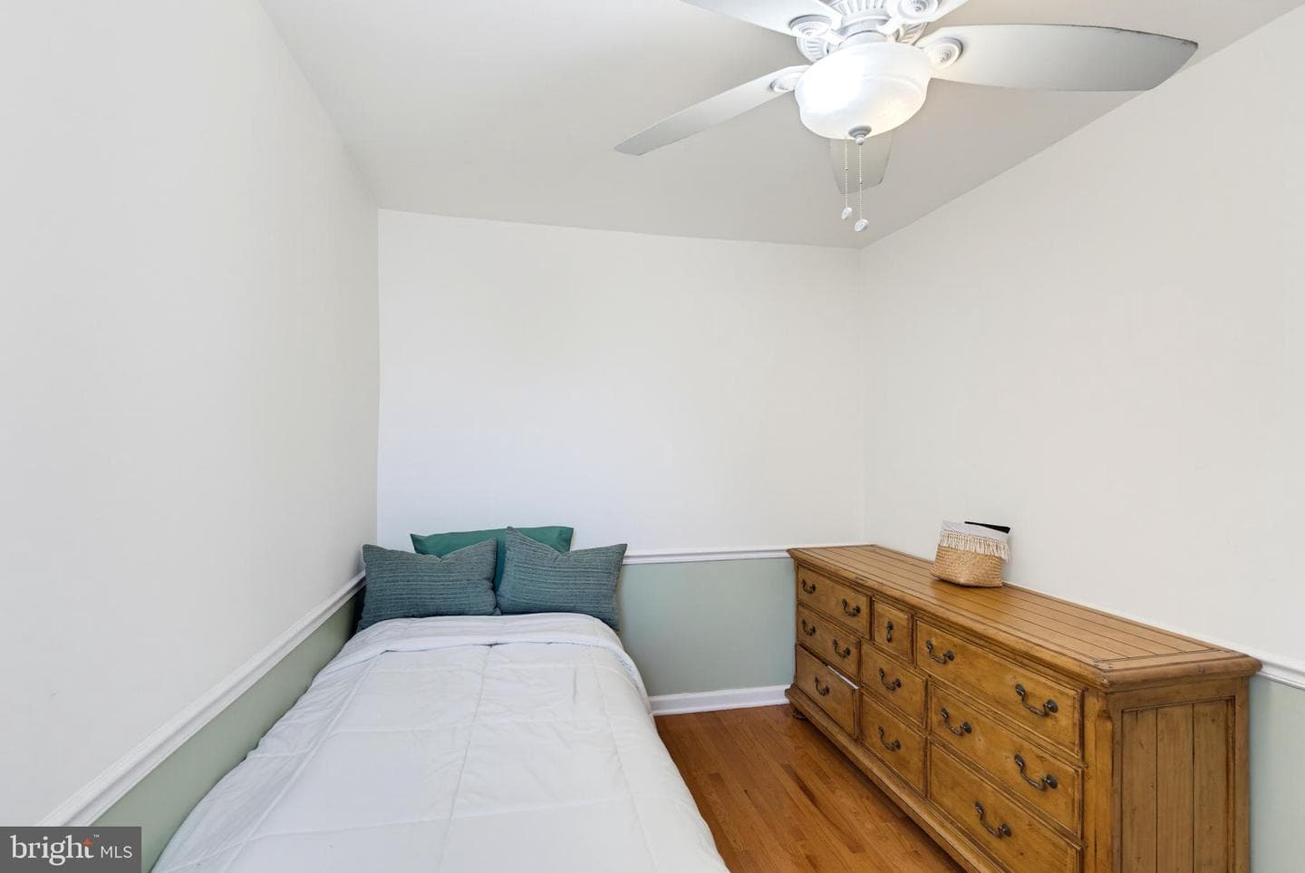 2409 S Clarion Street photo 11