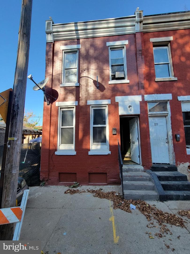813 W Birch Street photo 2