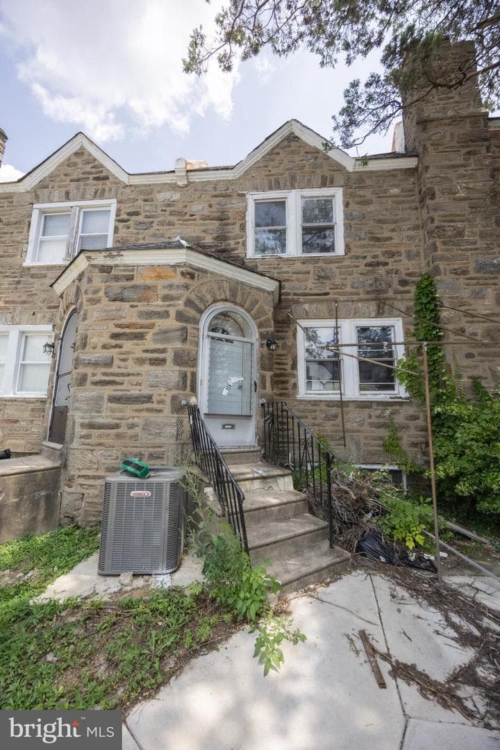 5741 N 20th Street photo 2