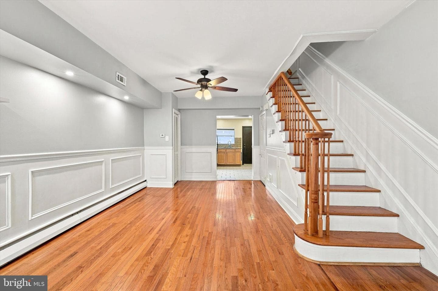 2432 S Bancroft Street photo 5